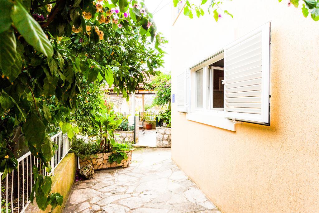Holiday Home Villa Pindo Ston Buitenkant foto